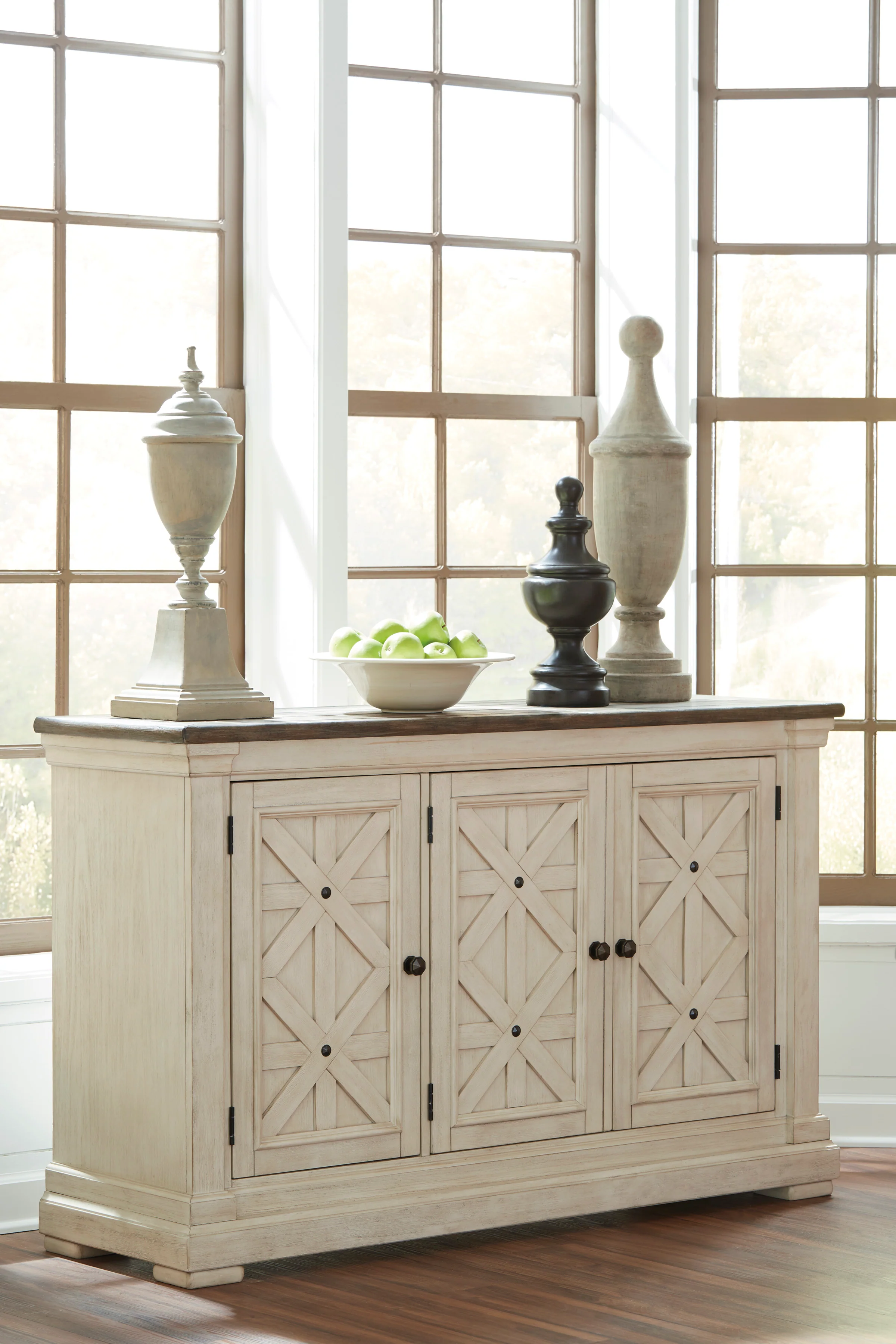 Bolanburg Dining Server - Image 3