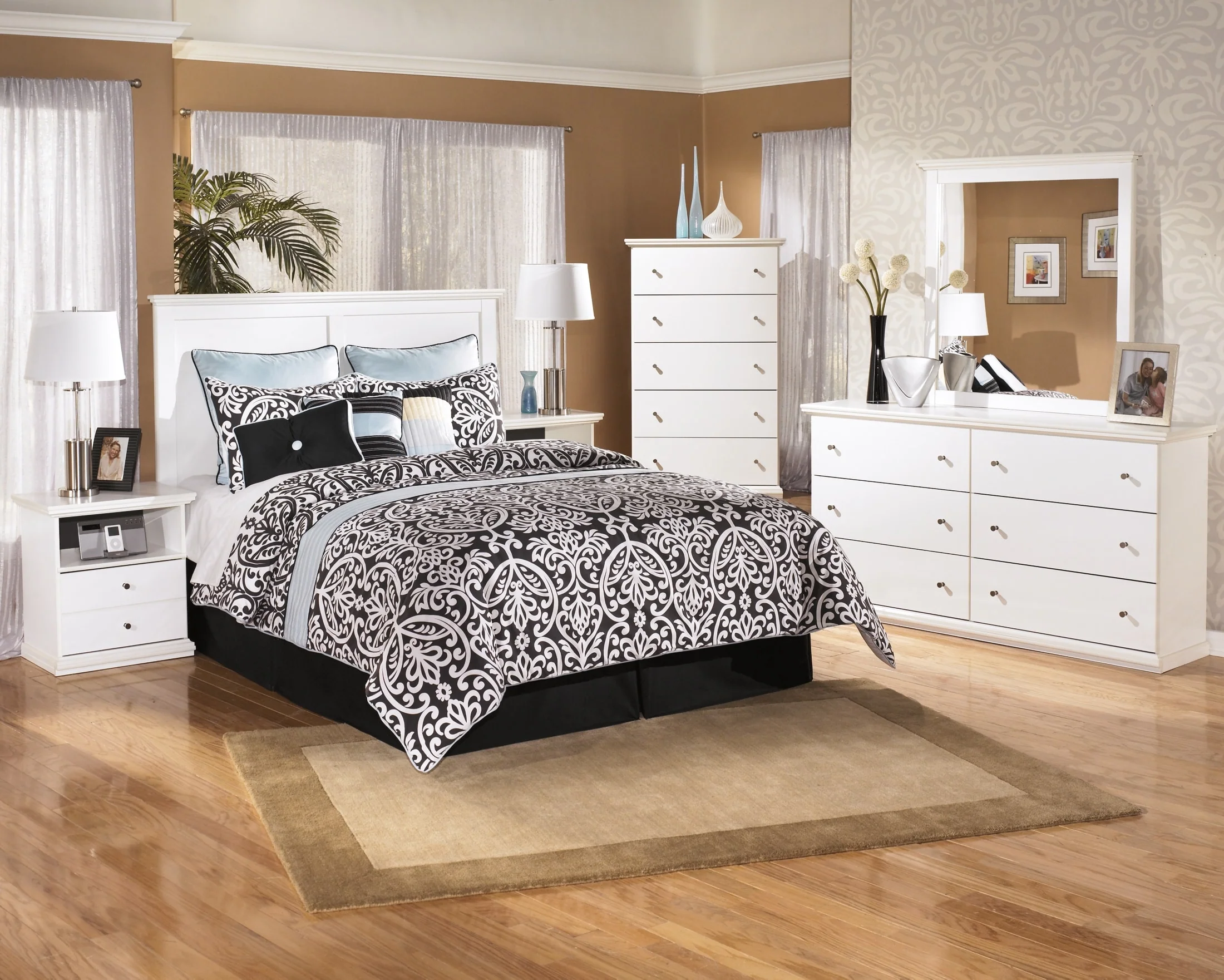 Bostwick Shoals Chest of Drawers - Image 2