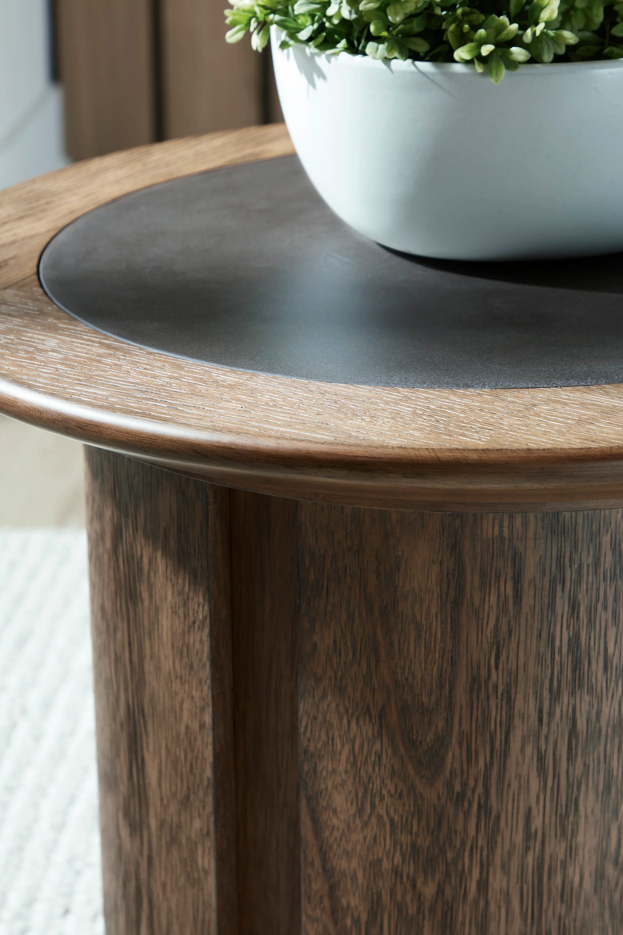 Ashley Dontayne Round End Table - Image 4