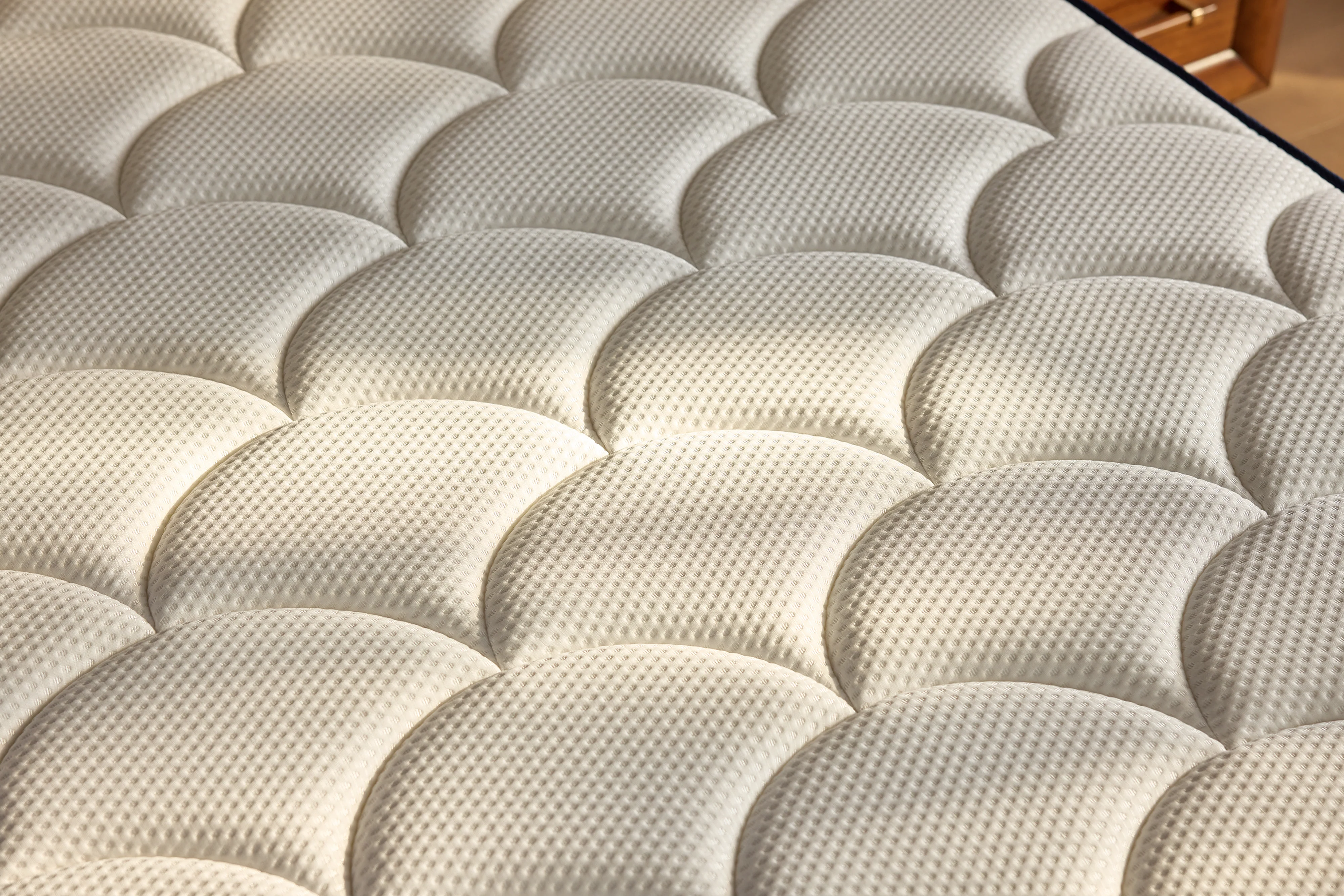 DreamCloud Hybrid Classic 4.0 Mattress - Image 7