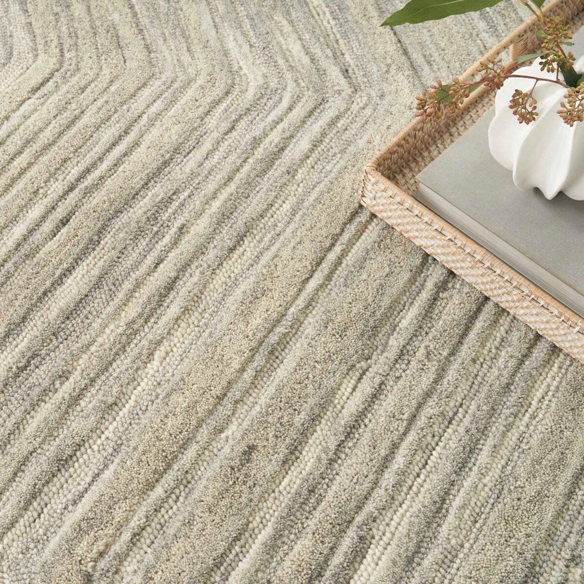 Graceful Patterned Rug - Image 3