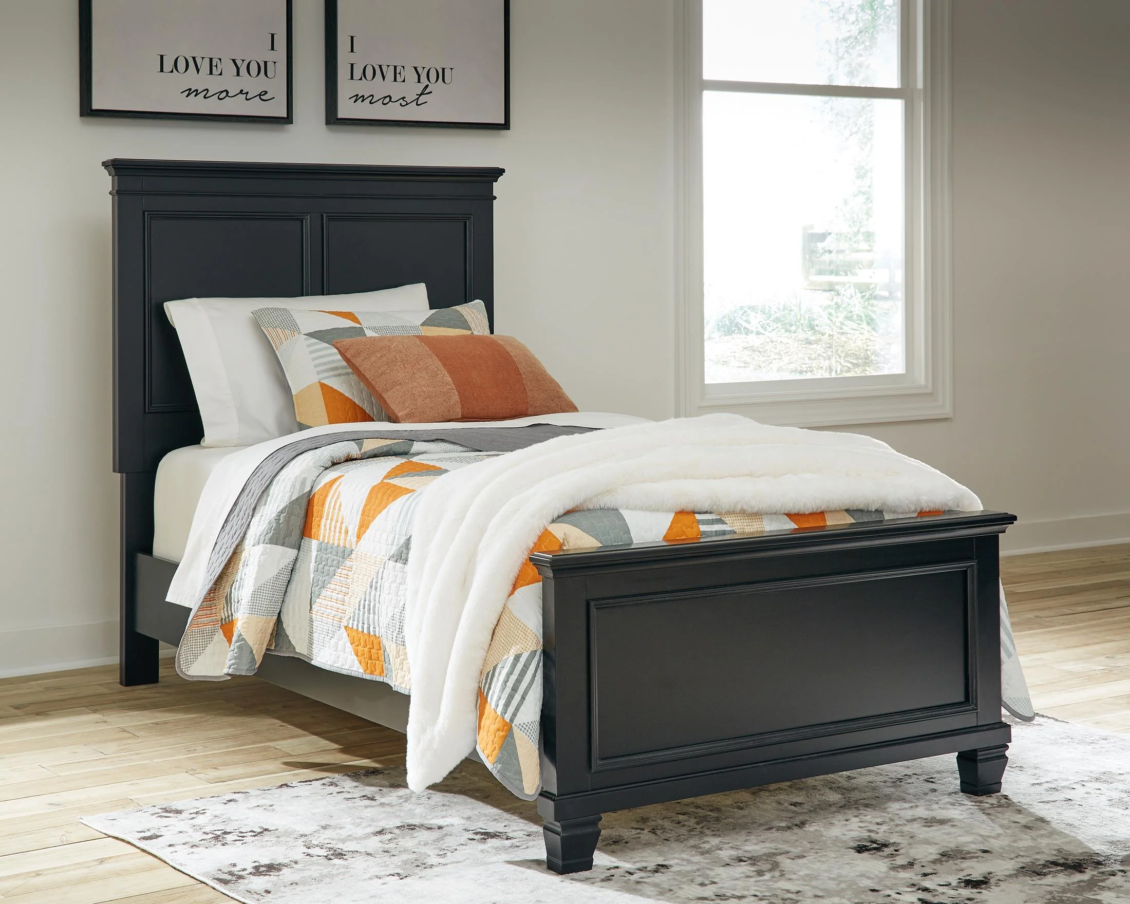 Lanolee Panel Bed - Image 2