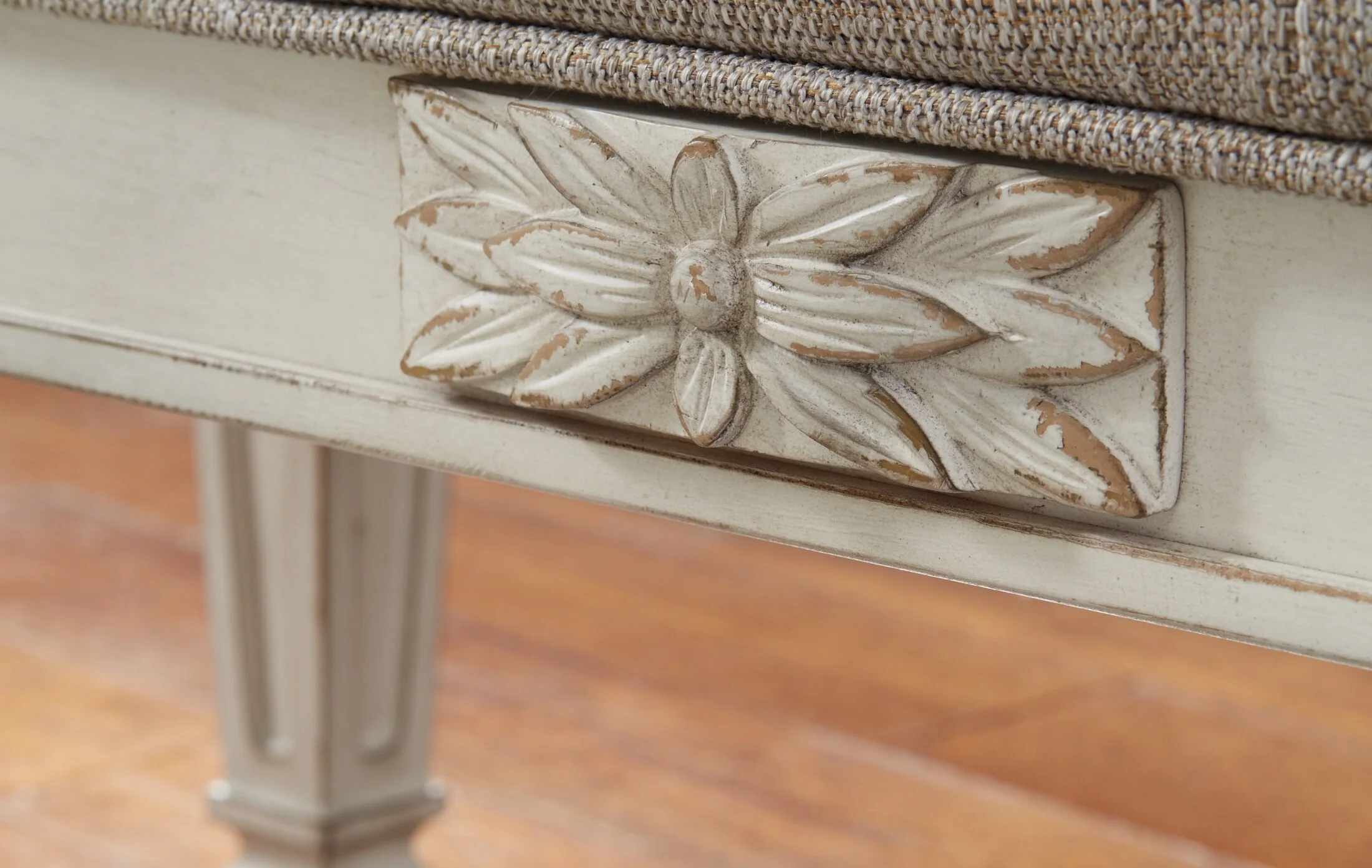 Realyn Accent Bench - Image 4