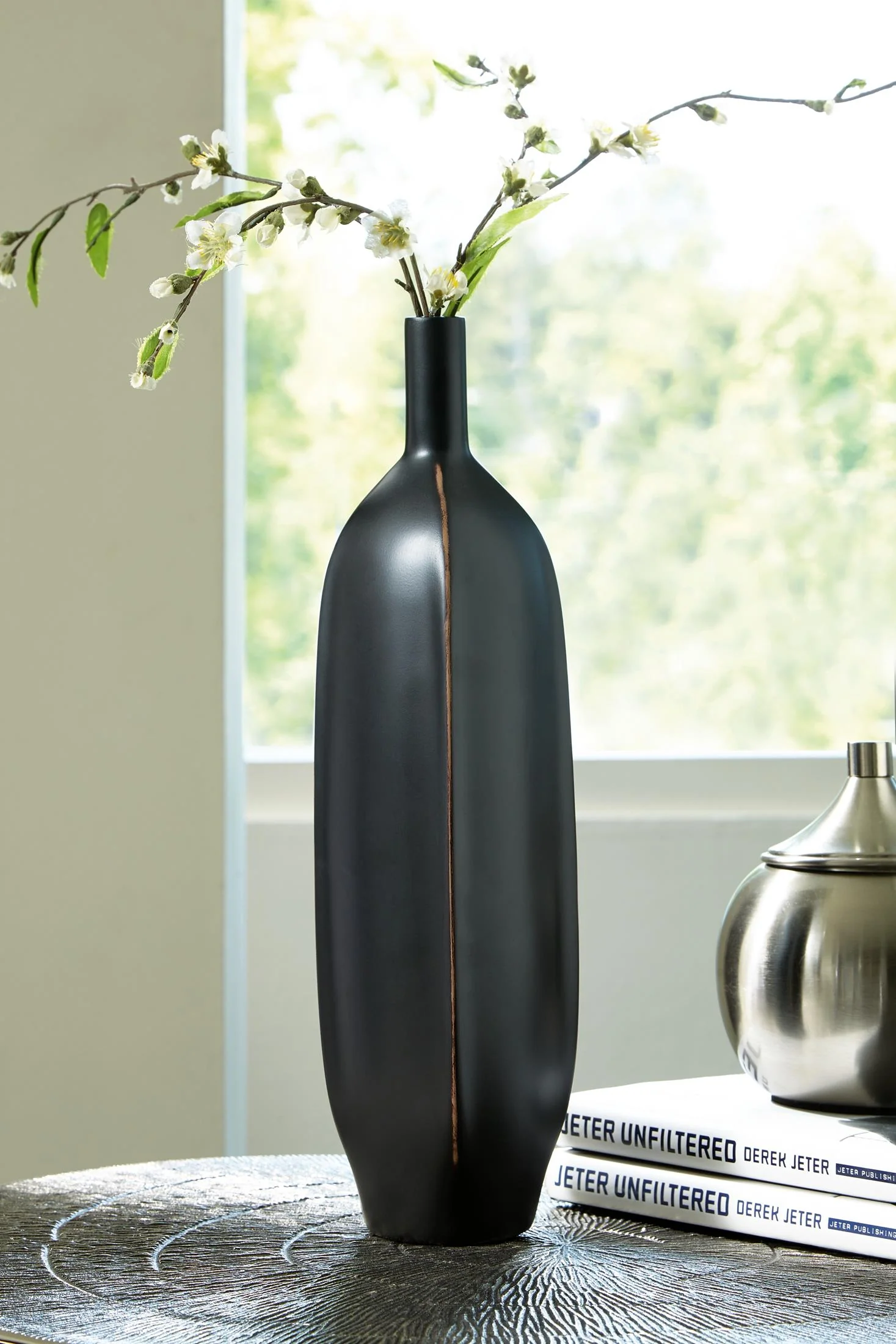Rhaveney Vase - Image 6