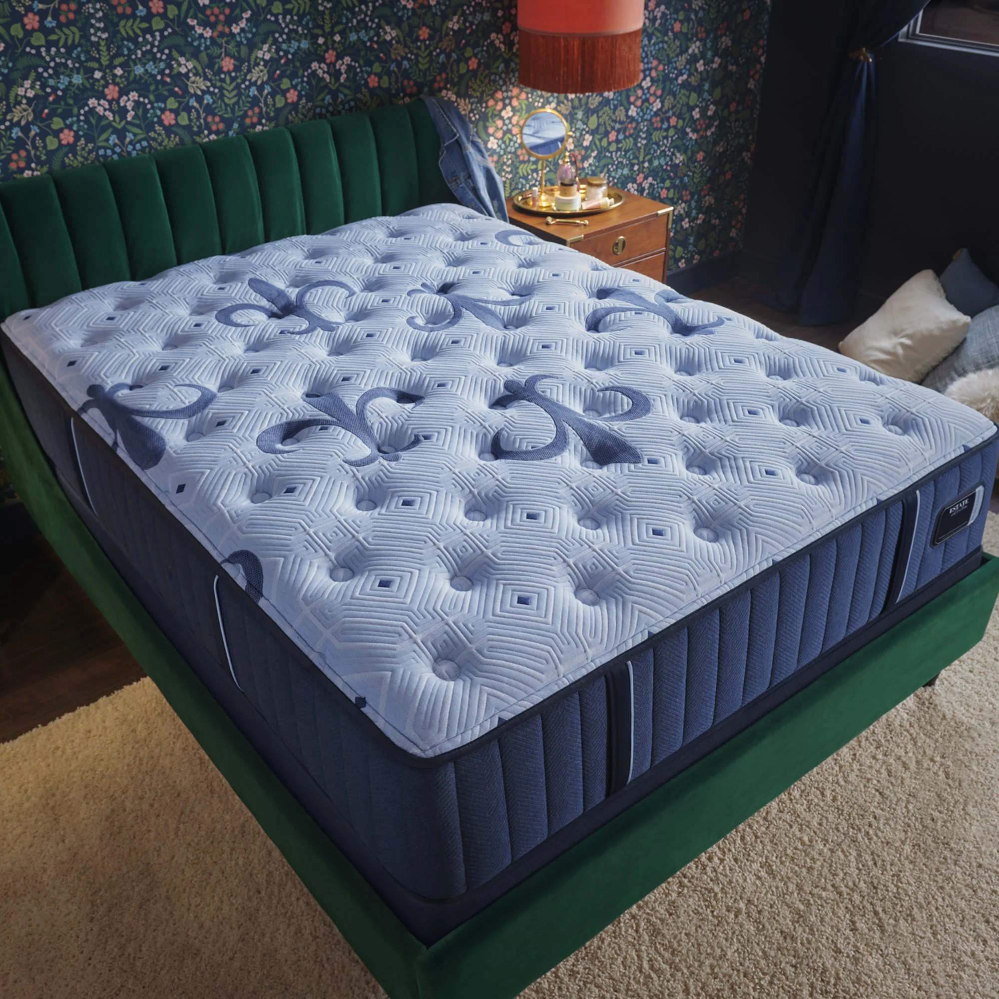 Stearns & Foster Estate Firm Tight Top Mattress - Image 9