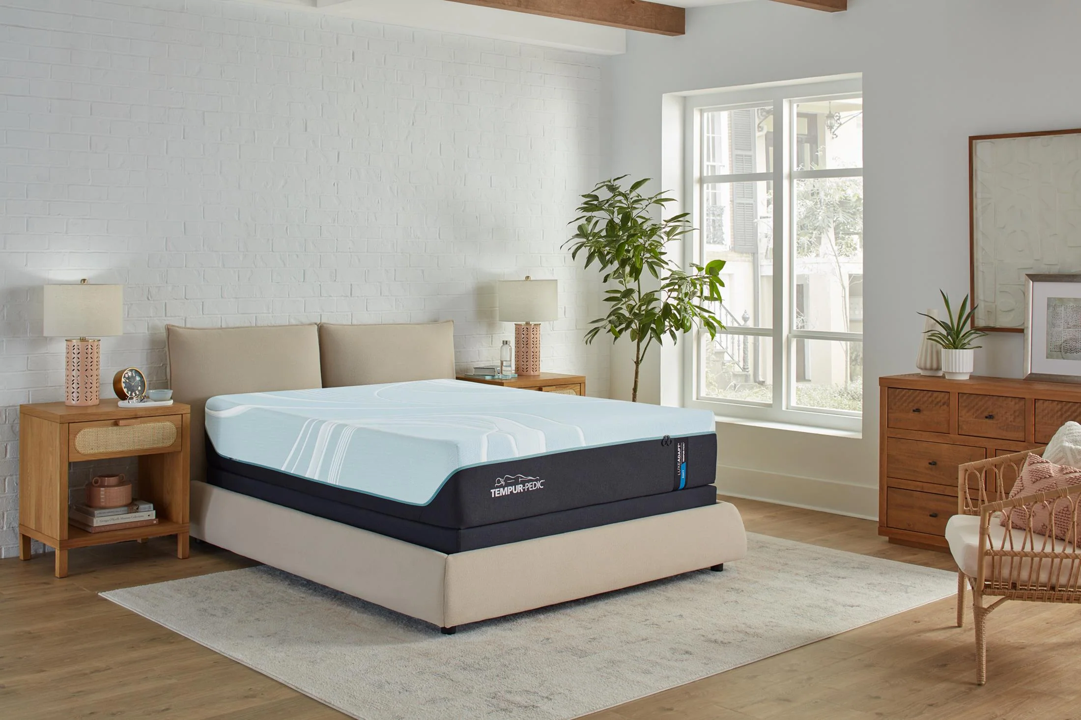 Tempur-Pedic Luxe Adapt 2.0 Soft Mattress - Image 2