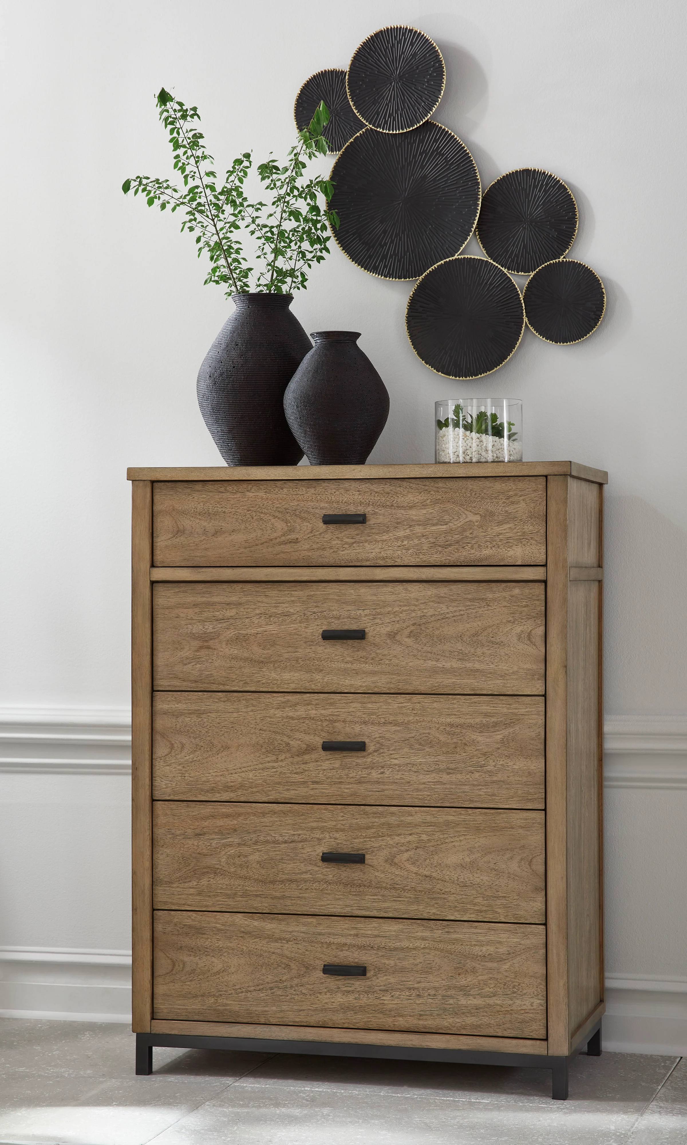 Tomtyn Chest of Drawers - Image 2