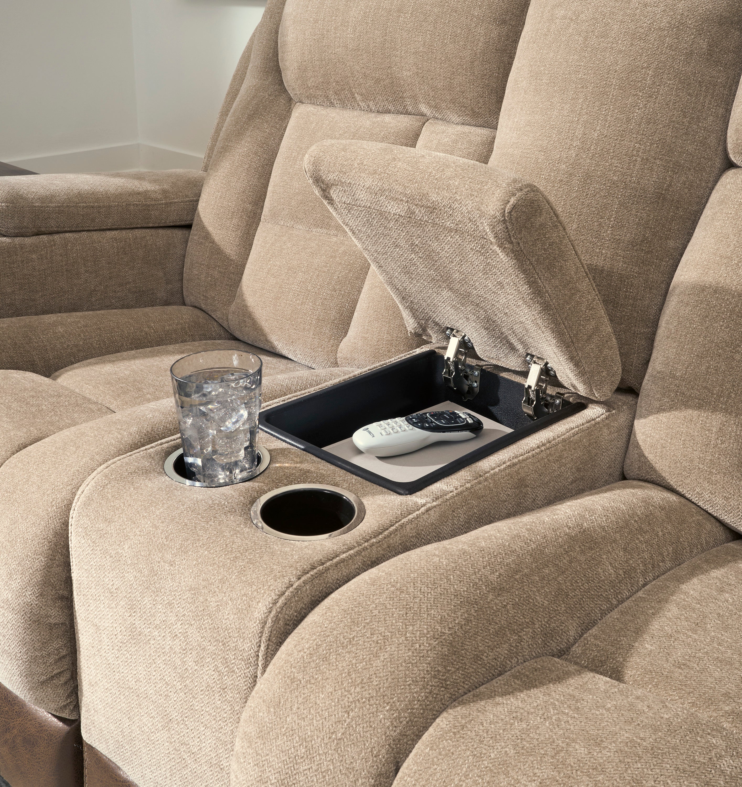 Ashley Ultimax Dual Power Reclining Loveseat with Console - Image 6